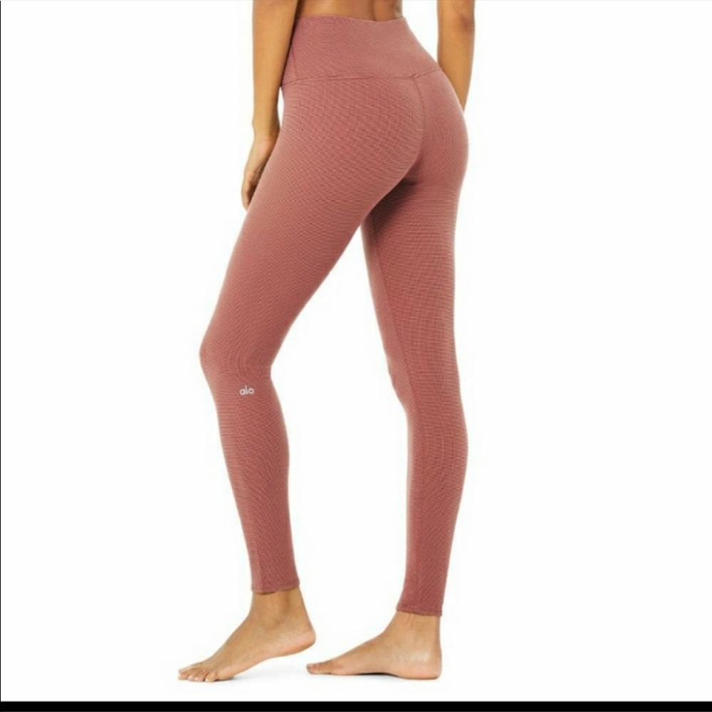 Alo Yoga HIGH-WAIST MICRO WAFFLE
LOWKEY LEGGING